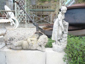 diverses statues